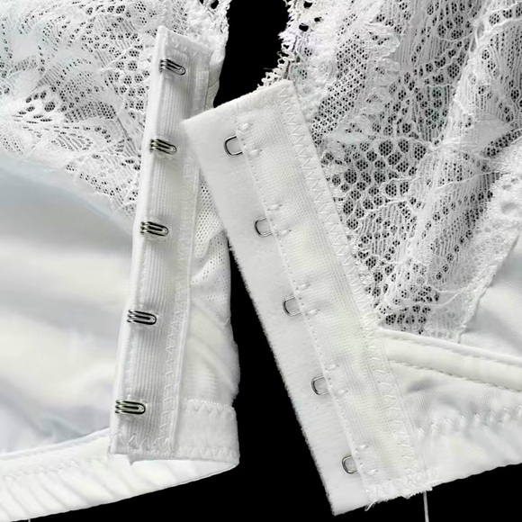 Plus Size 4X Floral Lacey Buckle Front Seamless Bra, Brand New - Picture 5 of 9